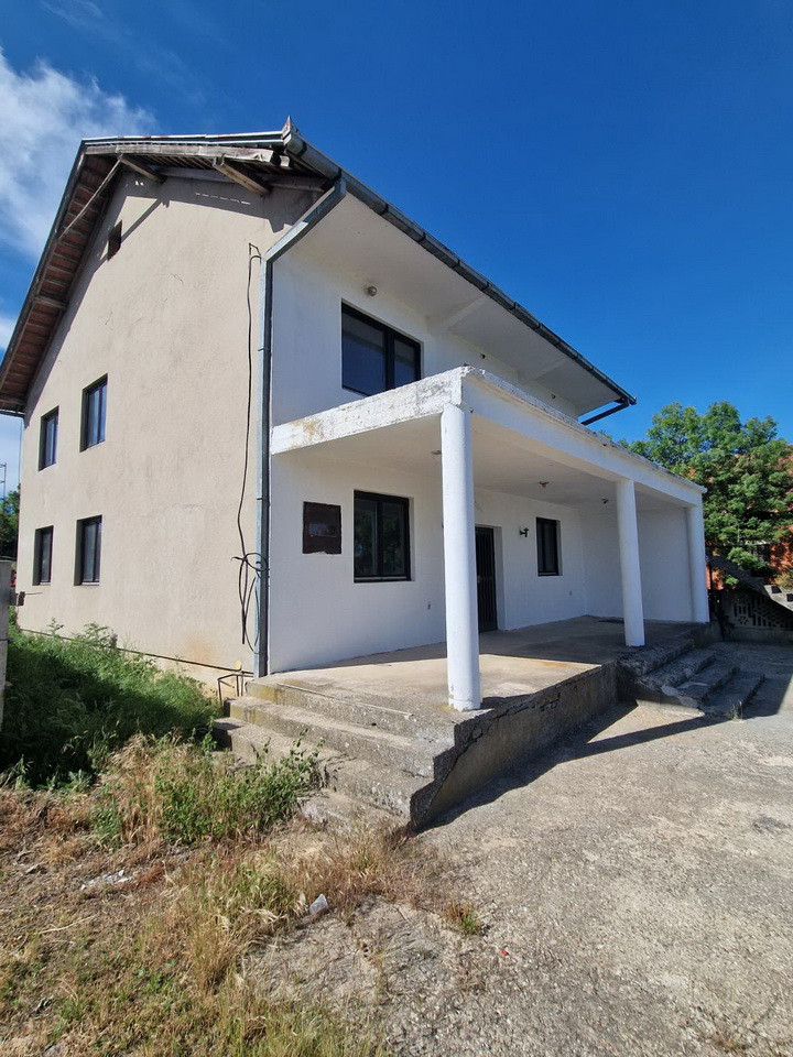 Porodična kuća u Velikoj Krsni, Mladenovac